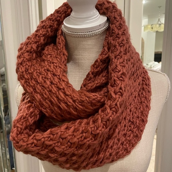 Old Navy Accessories - Peachy/Burnt orange colored crochet infinity scarf